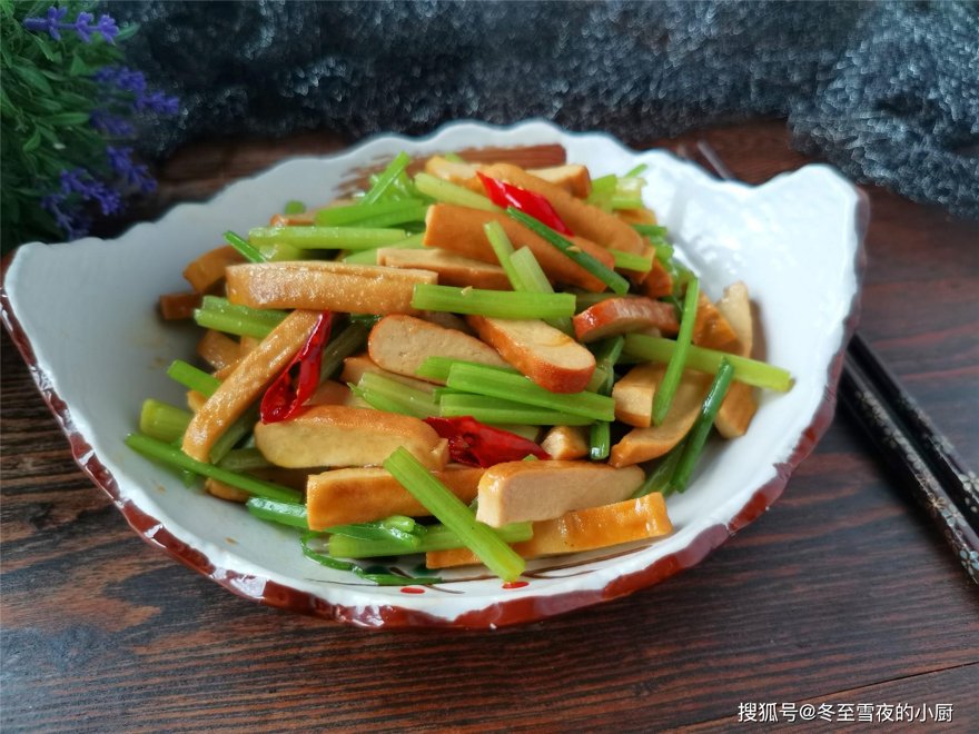 芹菜炒香干